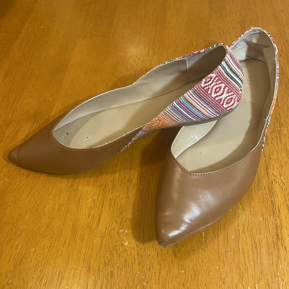 Good condition Audrey Brooke flats, pointed leather toe, fabric back, size 10